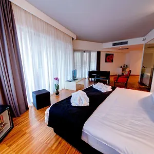 4* Hotell Sarroglia