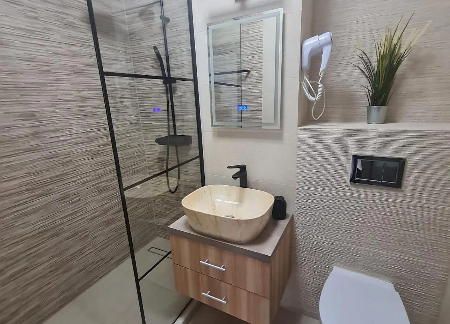 Apartament Modern Metrou Titan - Minis Bucharest Romania