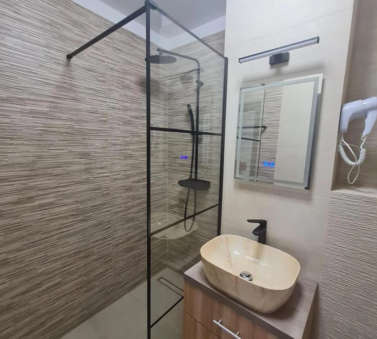 Apartament Modern Metrou Titan - Minis Bucharest
